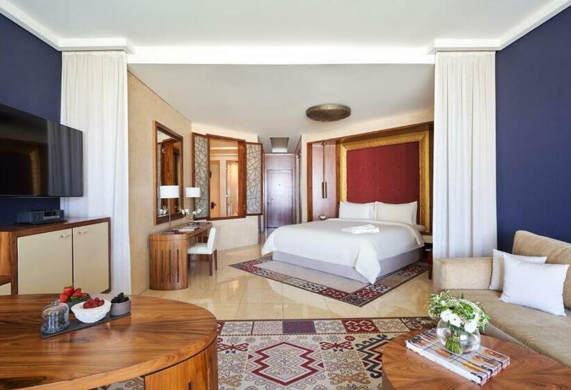 Standard Room, Raffles Dubai