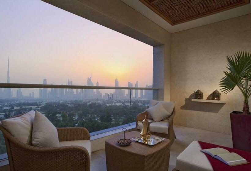 Club Room, Raffles Dubai