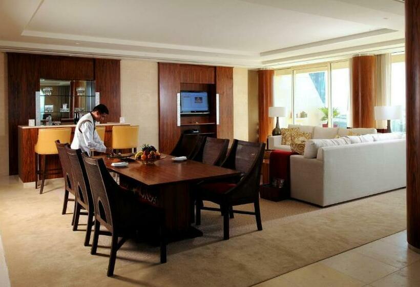 Suite, Raffles Dubai