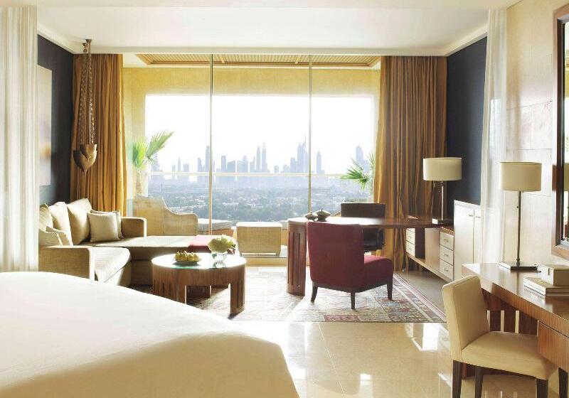 اتاق کلاب, Raffles Dubai