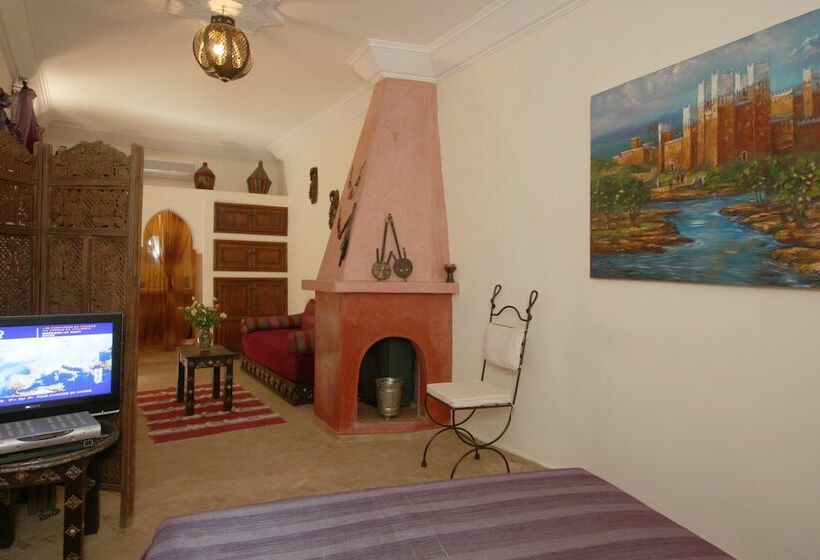 Standard Triple Room, Riad Petit Karmela