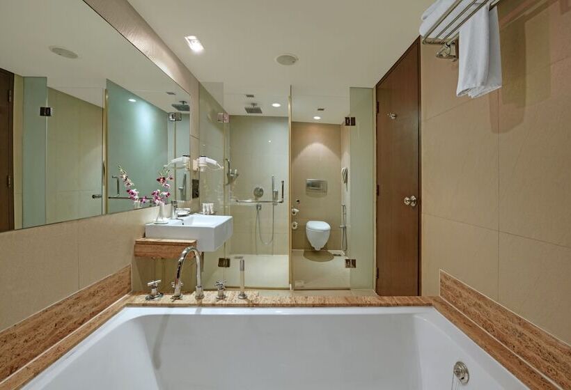 수피리어 룸, Royal Orchid Resort & Convention Centre, Yelahanka Bangalore
