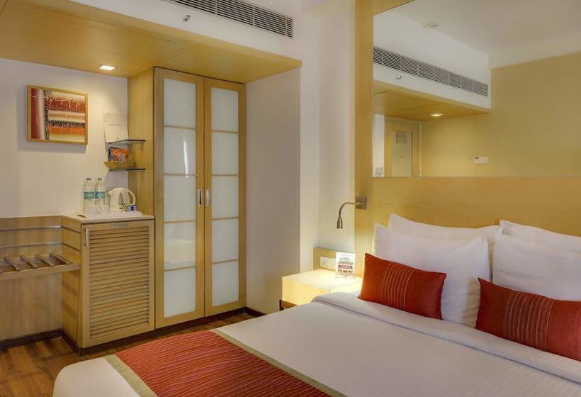 Deluxe Room, The Pride Chennai