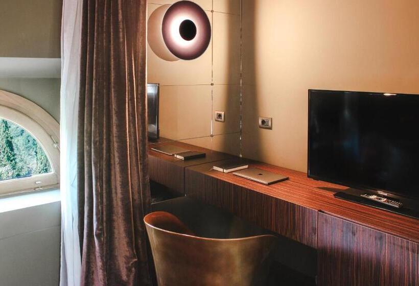 سوییت با چشم‌انداز باغ, Villa Campomaggio Resort & Spa