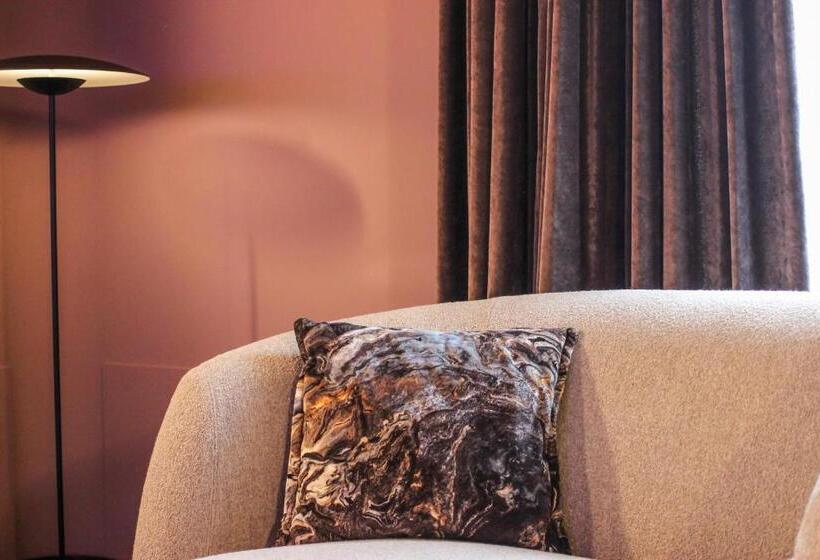 سوییت با چشم‌انداز باغ, Villa Campomaggio Resort & Spa