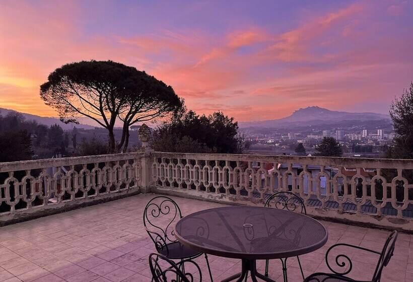سوییت جونیور, Villa Pigna