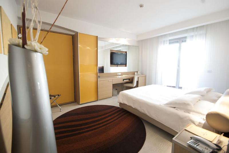 اتاق راحتی, Waldorf  Premier Resort