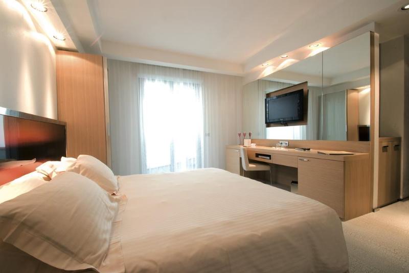 اتاق راحتی, Waldorf  Premier Resort