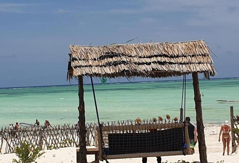 اتاق خانوادگی با چشم‌انداز دریا, White Sands