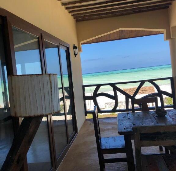 اتاق سه نفره دلوکس با چشم‌انداز دریا, White Sands