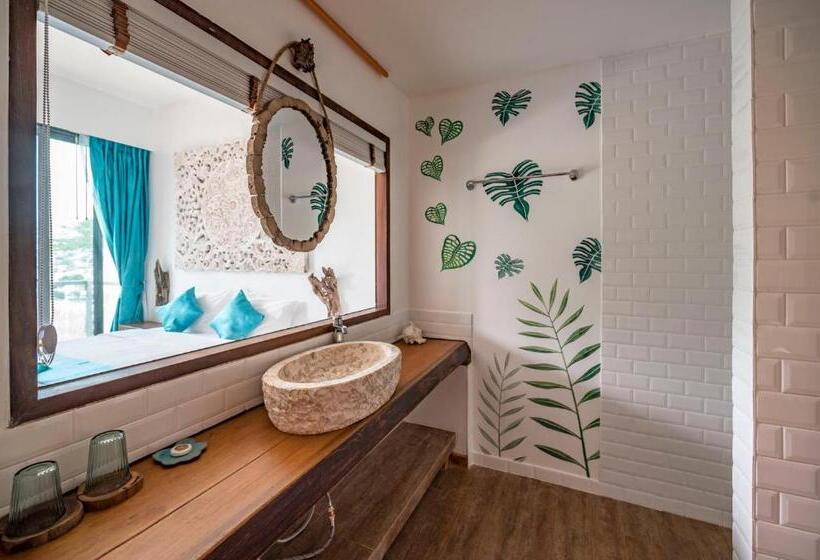 اتاق استاندارد با بالکن و چشم‌انداز دریا, By The Sea Koh Mak Boutique Guesthouse