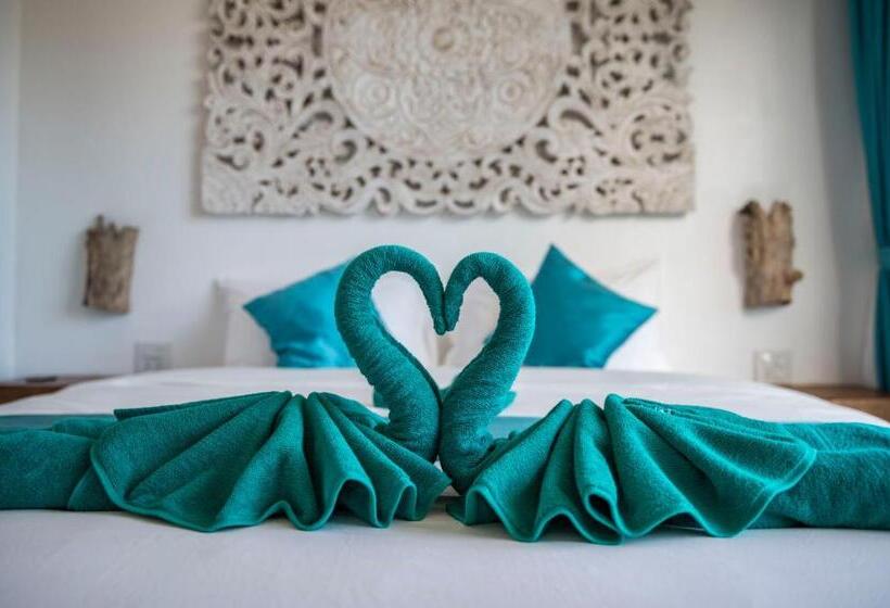 اتاق لوکس با بالکن, By The Sea Koh Mak Boutique Guesthouse