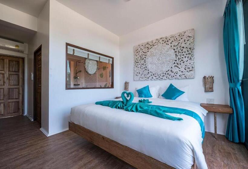 اتاق لوکس با بالکن, By The Sea Koh Mak Boutique Guesthouse