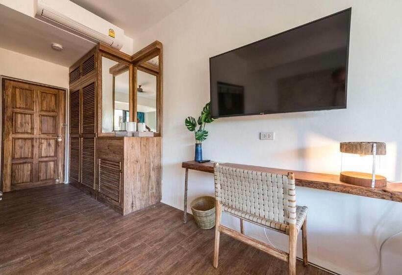 آپارتمان 1 خوابه با بالکن, By The Sea Koh Mak Boutique Guesthouse