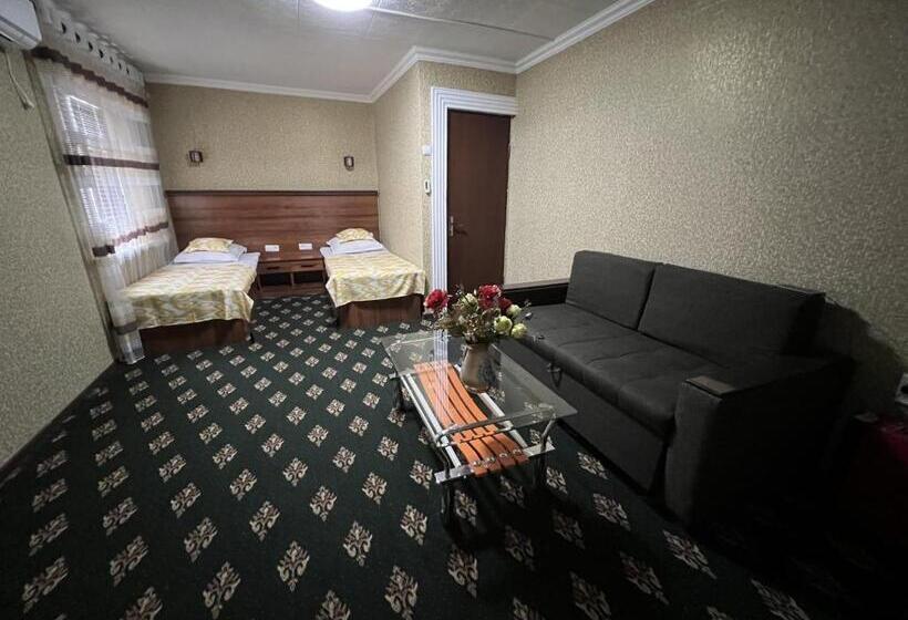 اتاق استاندارد, Status House