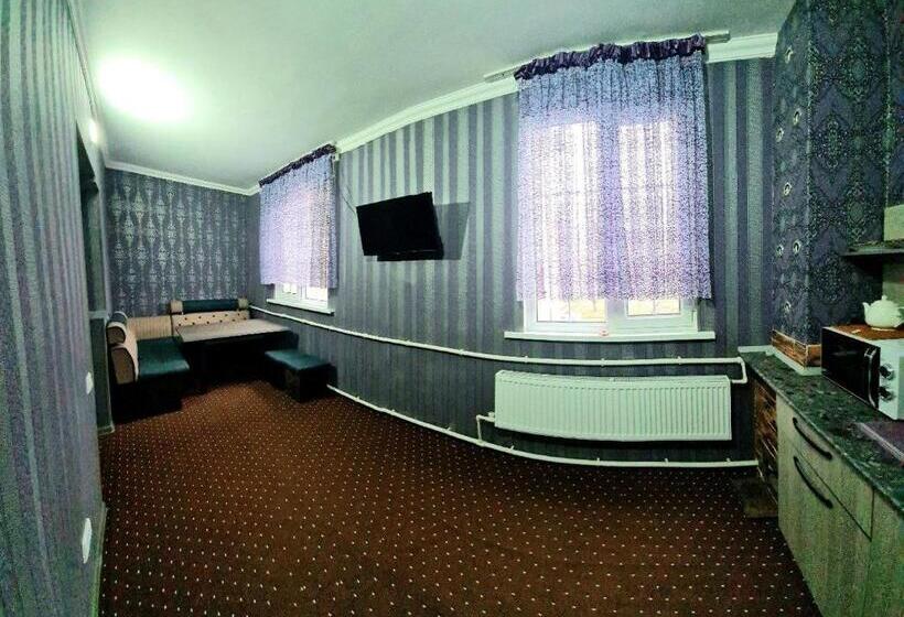 اتاق استاندارد یک نفره, Status House
