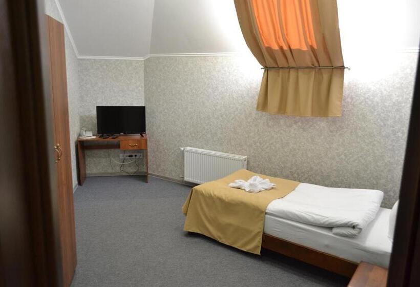 اتاق استاندارد یک نفره, три сімки