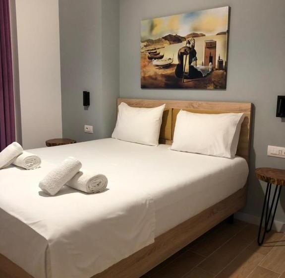 اتاق لوکس با تخت بزرگ, Vial Rooms