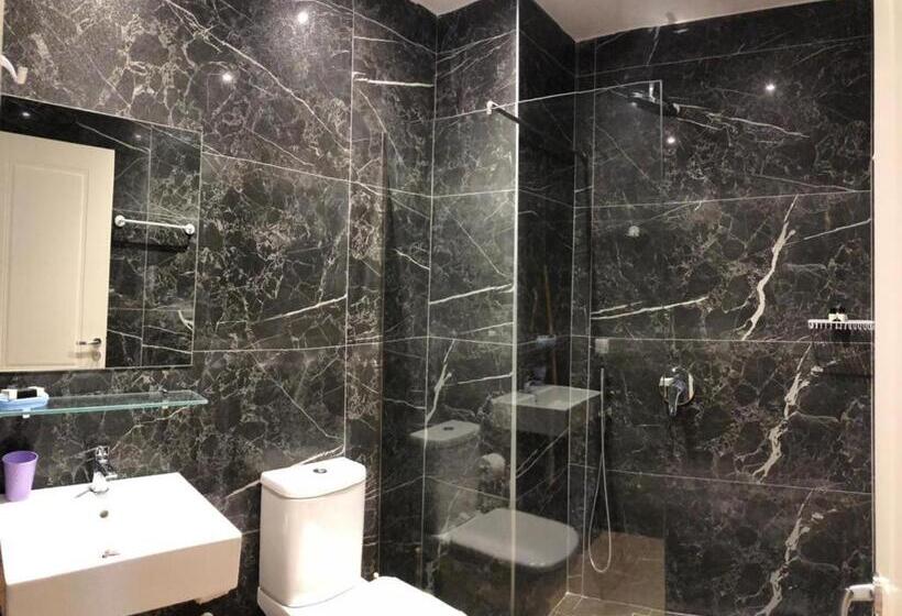 اتاق لوکس با تخت بزرگ, Vial Rooms