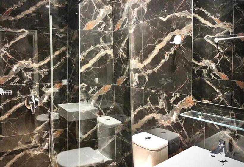 اتاق لوکس با تخت بزرگ, Vial Rooms