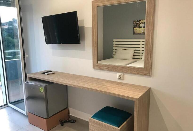 اتاق ساده سه‌ نفره, Vial Rooms