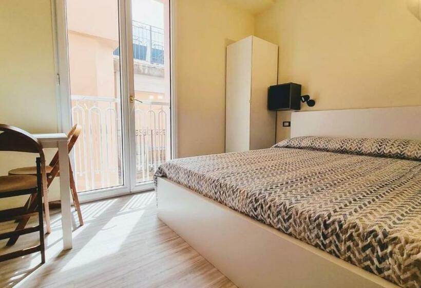 استودیوی استاندارد, Residence Rosa