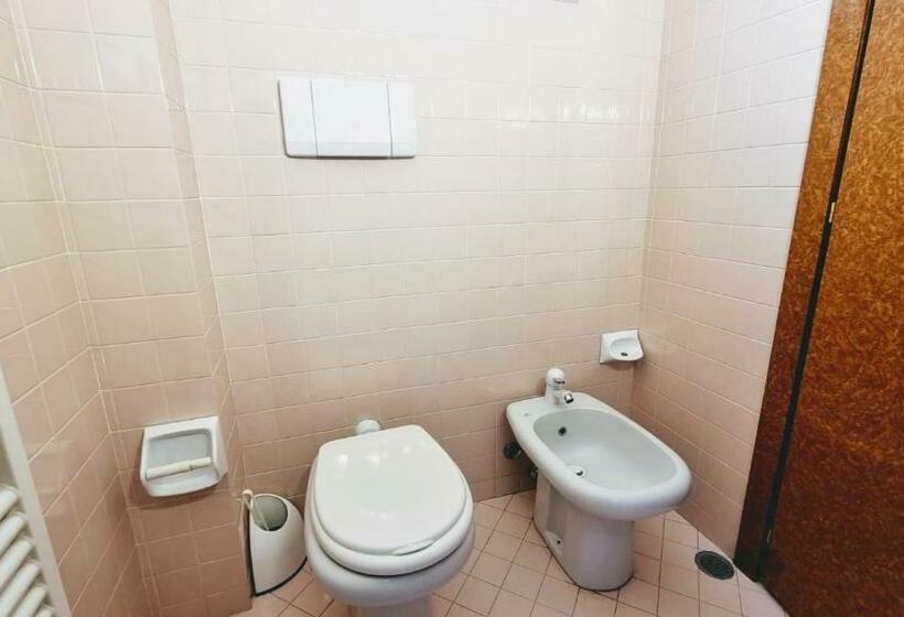 استودیوی استاندارد, Residence Rosa