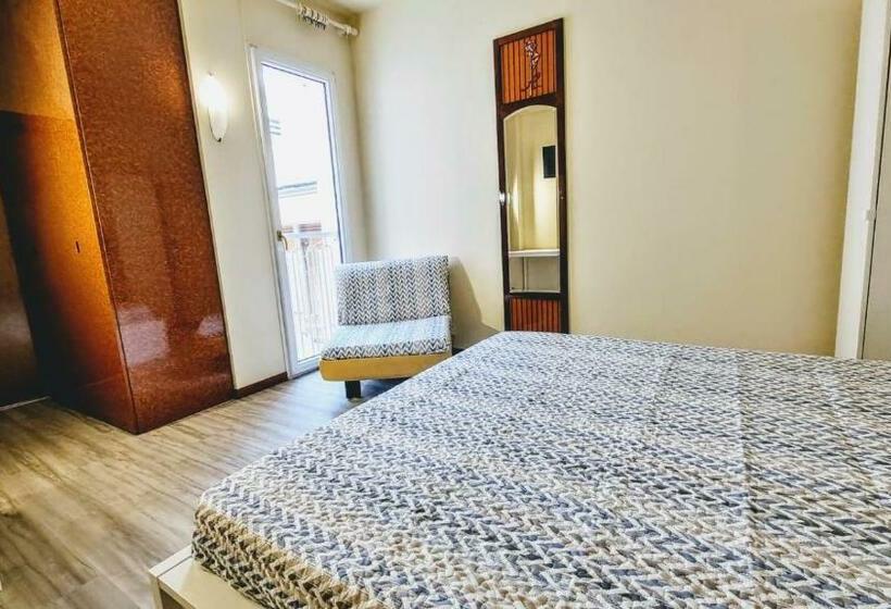 استودیوی استاندارد, Residence Rosa