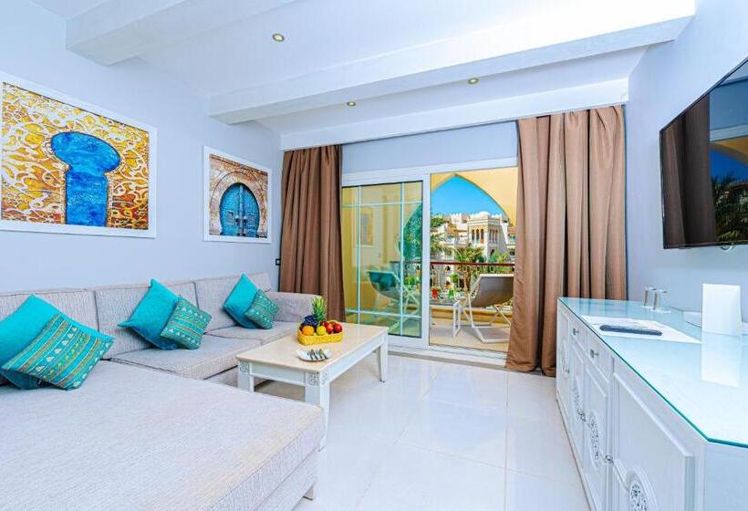 سوییت جونیور با چشم‌انداز جانبی دریا, Grand Palace   Couples Only 18 Years Plus