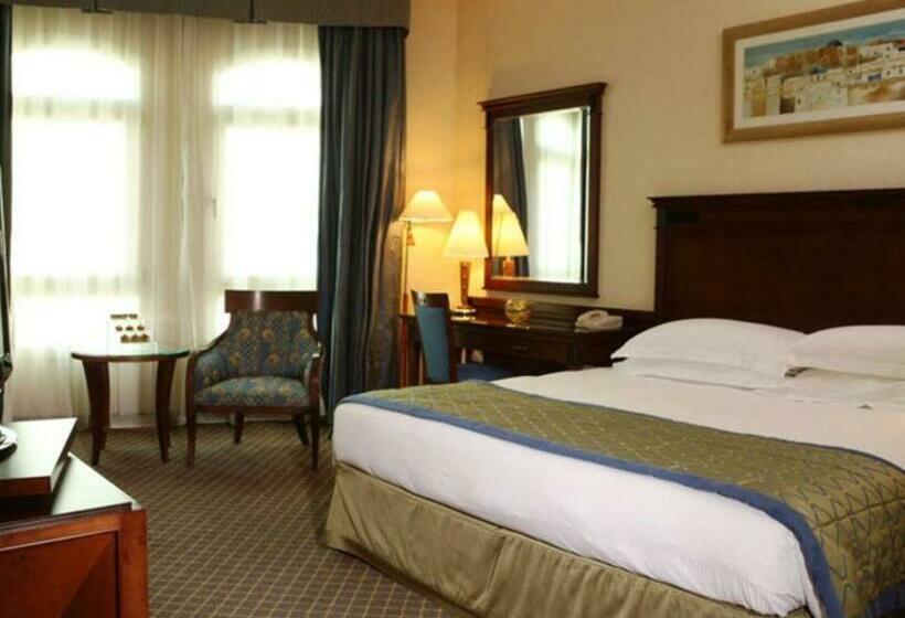 اتاق لوکس, Swissotel Al Murooj Dubai