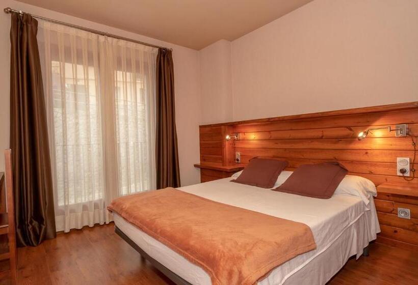 2 Bedroom Apartment, Aparthotel Bellver