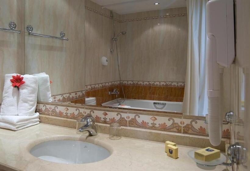 سوییت جونیور با چشم‌انداز دریا, Duni Marina Beach Hotel   All Inclusive