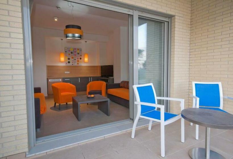 اتاق خانوادگی, Alcocebre Suites