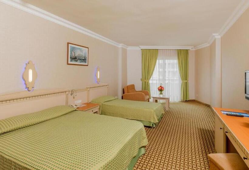 اتاق استاندارد با چشم‌انداز دریا, Holiday Park Resort