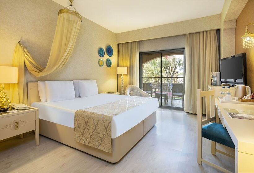 اتاق خانوادگی, Spice Hotel & Spa