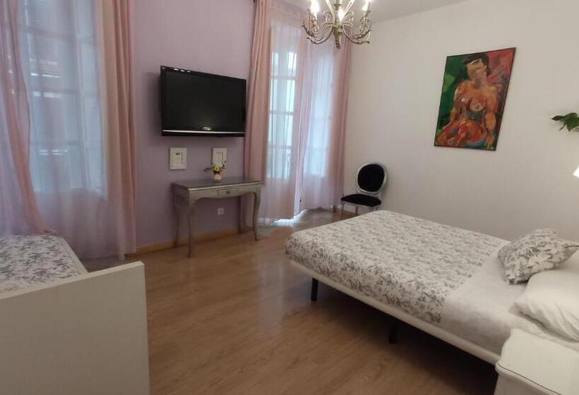 اتاق لوکس, Un Patio Al Sur