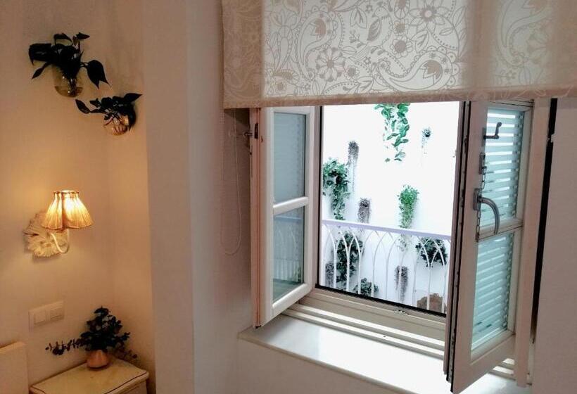 اتاق استاندارد اینتریور, Un Patio Al Sur