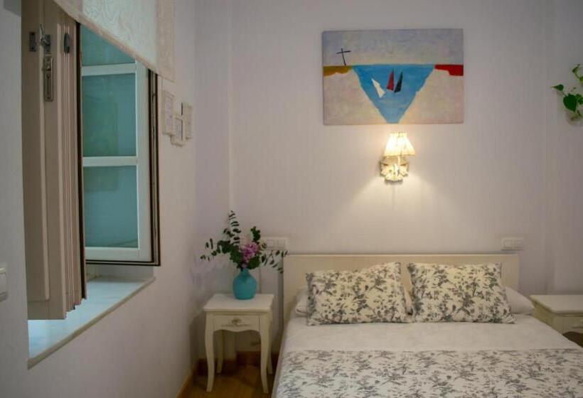 Standard Room Adapted for people with reduced mobility, Un Patio Al Sur