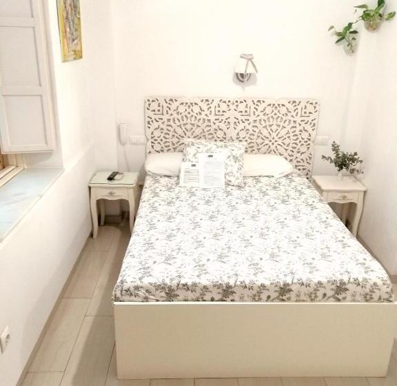 Standard Room Adapted for people with reduced mobility, Un Patio Al Sur