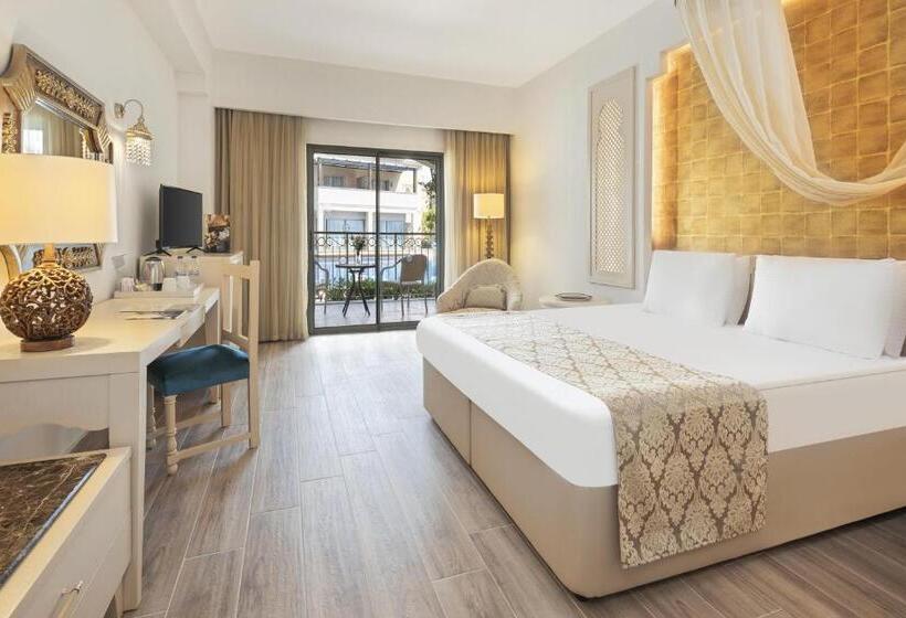 اتاق لوکس سه تخته, Spice Hotel & Spa