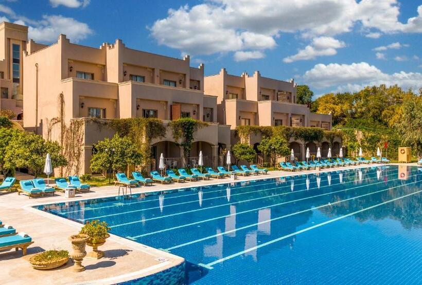 اتاق لوکس سه تخته, Spice Hotel & Spa