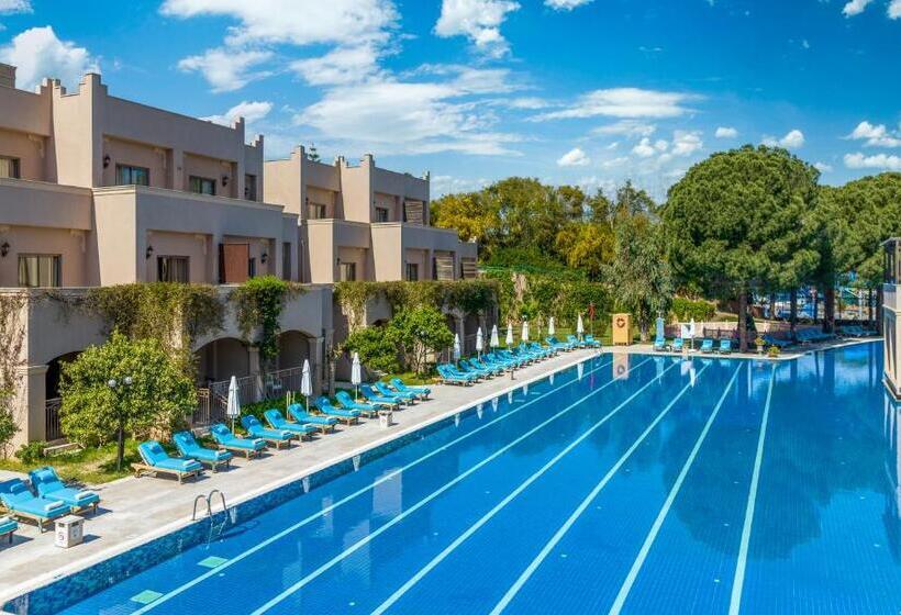 اتاق لوکس سه تخته, Spice Hotel & Spa