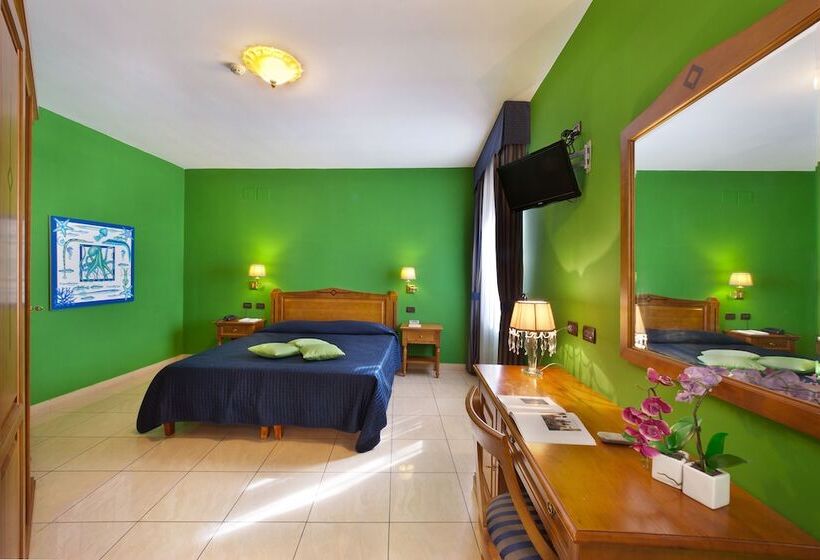 اتاق استاندارد, Ulisse Deluxe Hostel