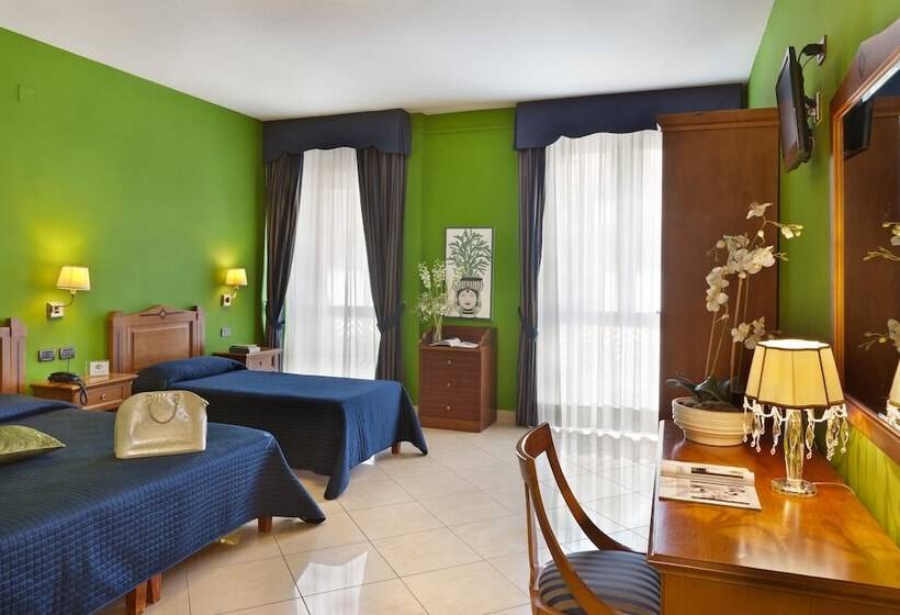 Quarto Triplo Standart, Ulisse Deluxe Hostel