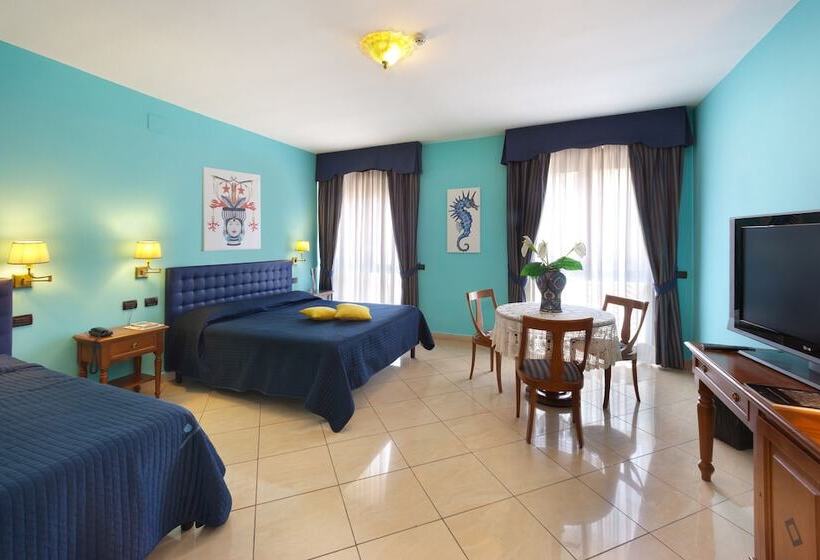 Quarto Triplo Standart, Ulisse Deluxe Hostel