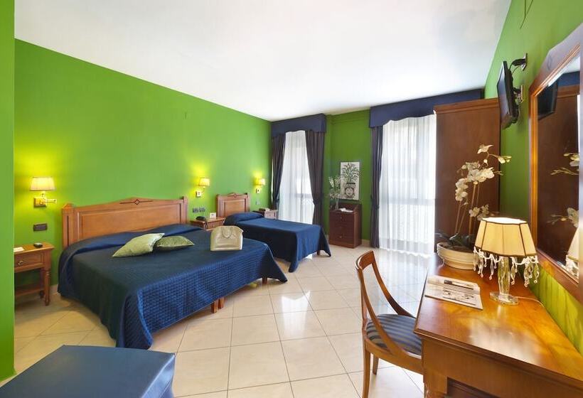 Quarto Triplo Standart, Ulisse Deluxe Hostel