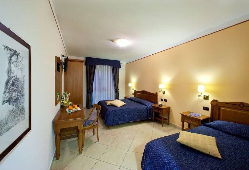 Quarto Triplo Standart, Ulisse Deluxe Hostel