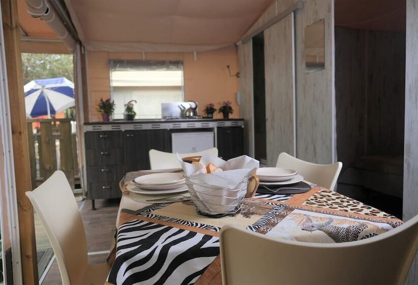 چادر با خدمات رفاهی استاندارد, Villaggio Camping Torre Del Porticciolo