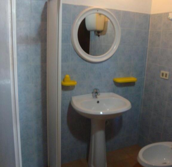 کلبه ییلاقی, Villaggio Camping Torre Del Porticciolo