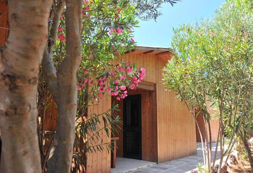 کلبه ییلاقی, Villaggio Camping Torre Del Porticciolo